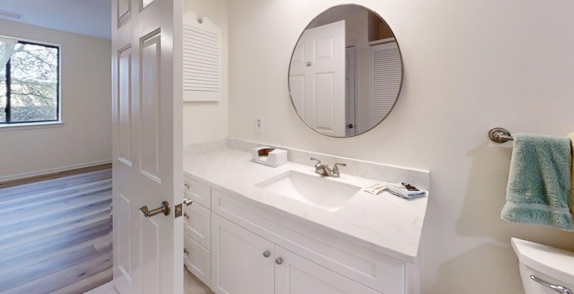 300 Johnson Ferry Rd NE, Sandy Springs, Georgia 30328, ,Condo,For Sale,Johnson Ferry Rd NE,1186