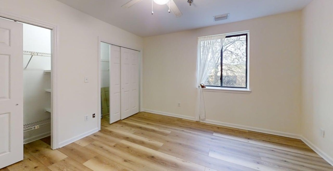 300 Johnson Ferry Rd NE, Sandy Springs, Georgia 30328, ,Condo,For Sale,Johnson Ferry Rd NE,1186